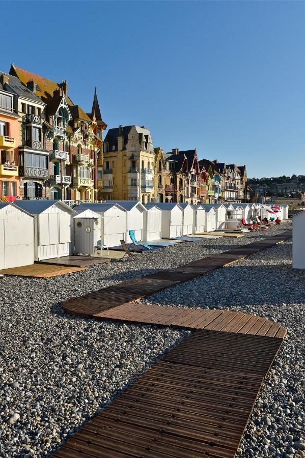 Idealement Situe "Le Studio" Les Locations Isahora Sont Aussi A 2 Pas Du Chateau D'Eu, Des Falaises Du Treport, De Mers Les Bains Et Aux Portes De La Baie De Somme ウー  エクステリア 写真